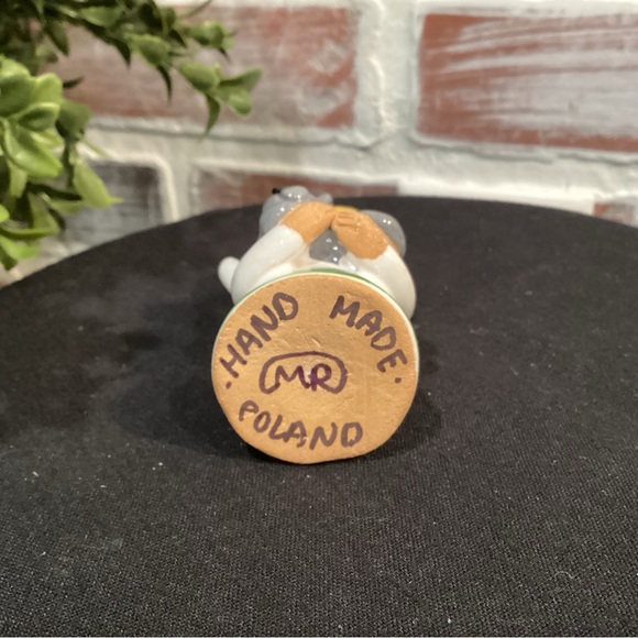 Vintage Hand Made in Poland Ceramic Crafted Little Angel Figurine with Her Cat - Picture 6 of 8